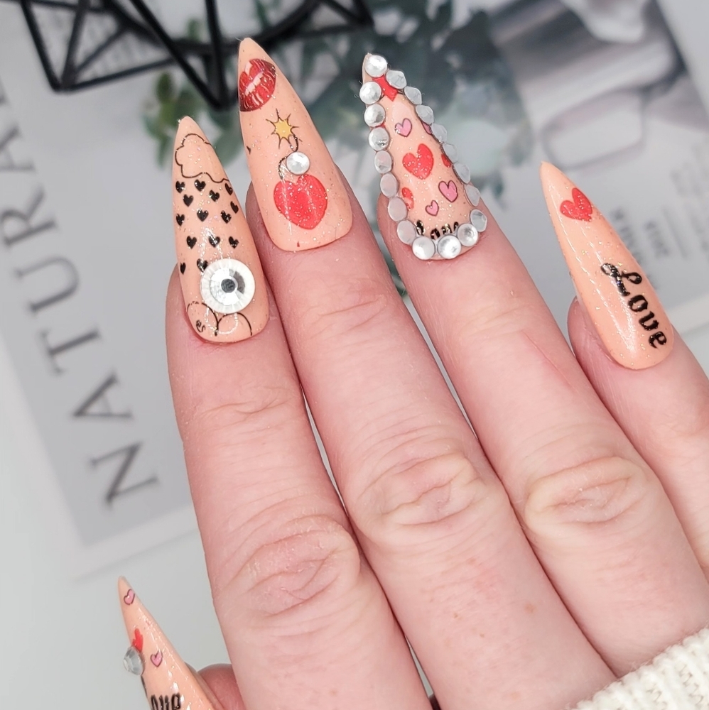 Press on nails